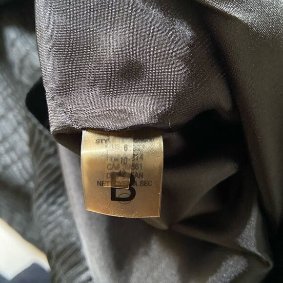 Ellie Tahari Reptile Embossed Print Sheath Dress - Picture 8 of 9